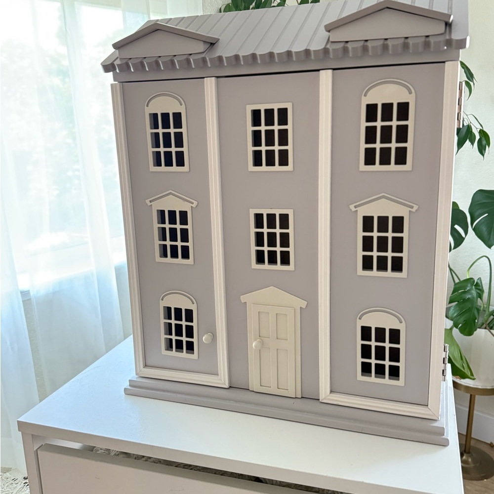 Pottery Barn Kids Jewelry Dollhouse